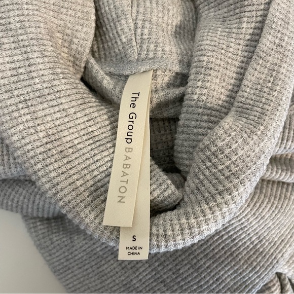 Aritzia Thermal Pullover Sweater Top Cowl Neck Neutral Gray Casual Sz S EUC - Picture 11 of 12